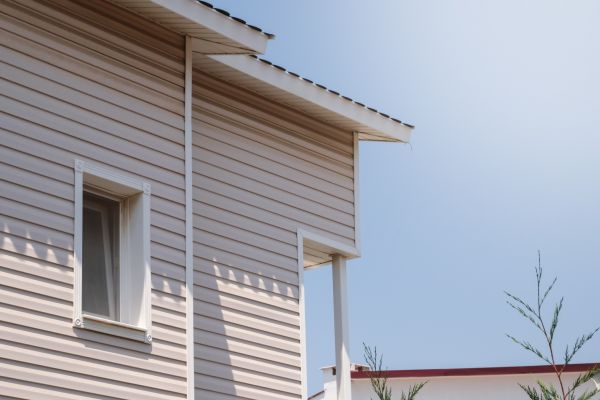 Professional Vinyl Siding Repair